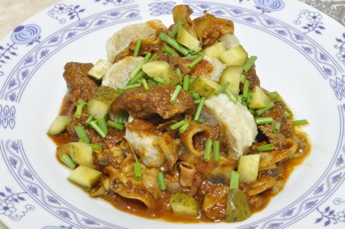 Jak uvařit guláš mlynáře z rohozce s litickými knedlíčky? Snadné recept, připravený za 45 - 60 minut